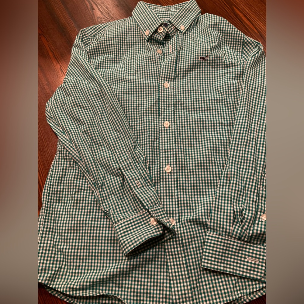 Vineyard Vines boys Whale button down shirt, size S (8-10), like new condition